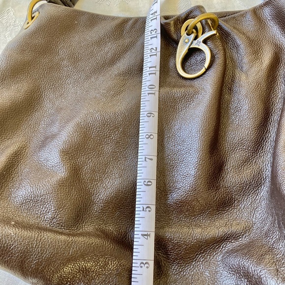 Vera Wang Signature Brown Leather Large Hobo Shoulder Bag - Picture 7 of 8